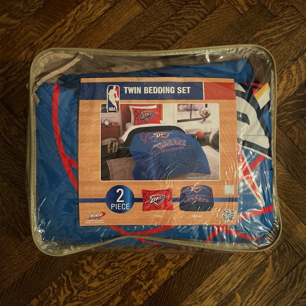 NBA OKC Thunder 2 Piece Twin Size Bed Set Comforter + Sham